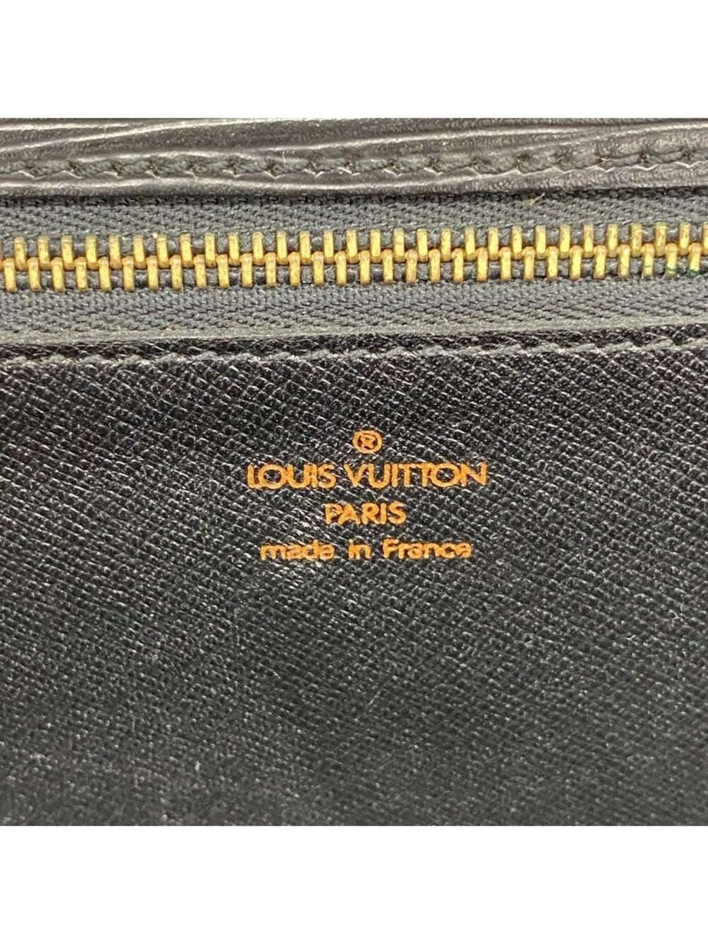Louis Vuitton Clutch Epi Series Dragonne Noir